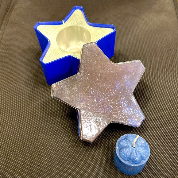 NIB💙STAR SHAPED VOTIVE CANDLEHOLDER WITH BLUEBERRY SCENTED VOTIVE CANDLE - Picture 6 of 10